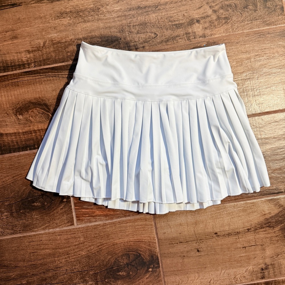 Goldhinge Women's 15" Almond Blossom Pleated Tennis Skort, Off White, S
